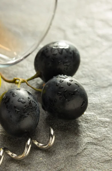 Grapes and wine glass — Stock Photo, Image