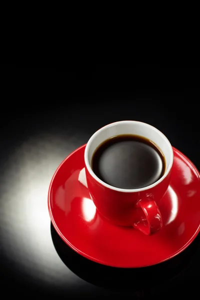 Tazza di caffè su nero — Foto Stock