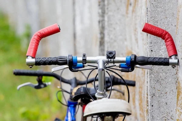 Bikes Concrete Wall Break Travel — Stock Photo, Image