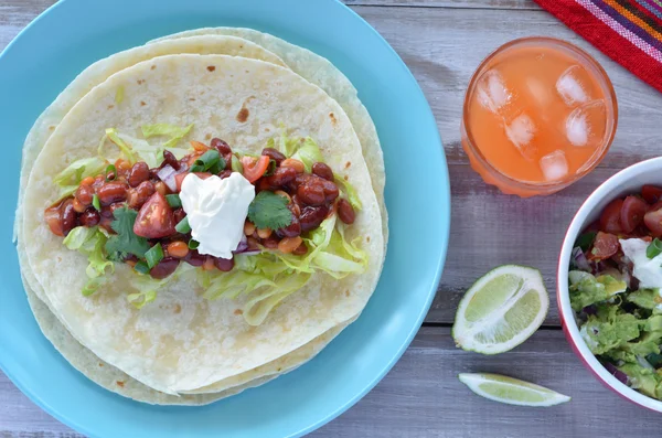 Plat leggen van Mexicaans eten Tortilla — Stockfoto