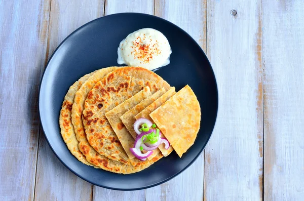 Paratha pan plano cocina india — Foto de Stock