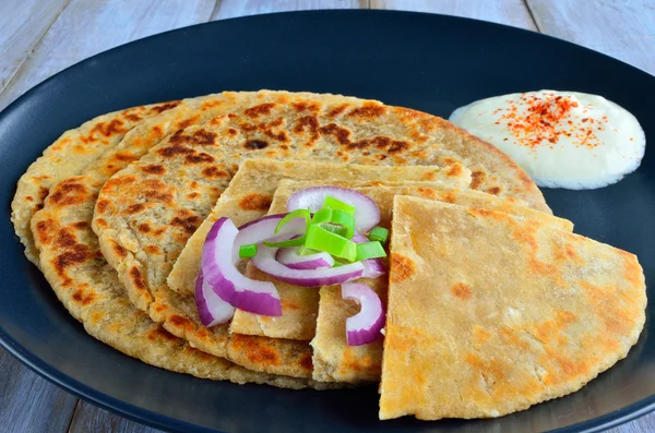 Paratha pan plano cocina india — Foto de Stock