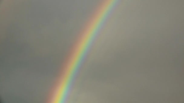 Arc-en-ciel dans le nuage 