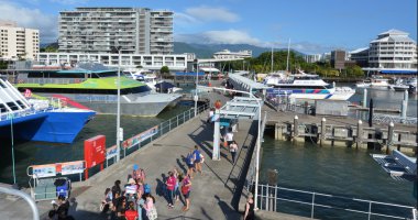 Queensland Avustralya Cairns Marlin Marina havadan görünümü