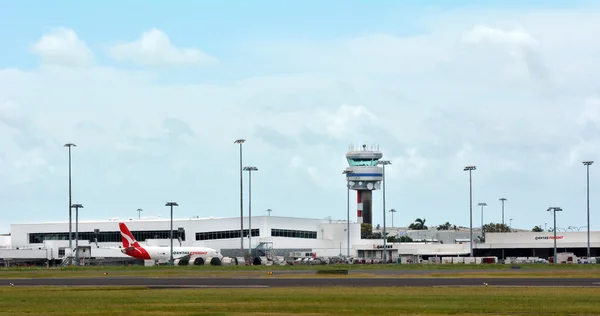 Avião Qantas no Aeroporto de Cairns, Queensland Austrália — Fotografia de Stock
