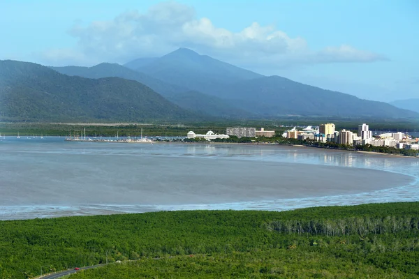 Widok z lotu ptaka z Cairns, Queensland Australia — Zdjęcie stockowe