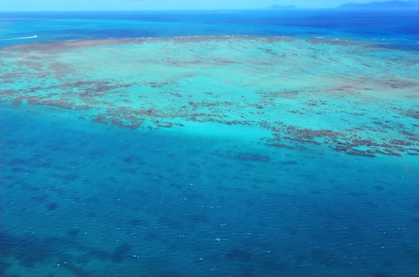 Vista aérea do recife de coral de Upolu na Grande Barreira de Corais Rainha — Fotografia de Stock