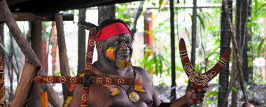 Yirrganydji Aboriginal warrior explain about the different kinds