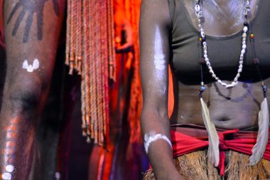 Yirrganydji yerli kadın ve adam Queensland Avustralya