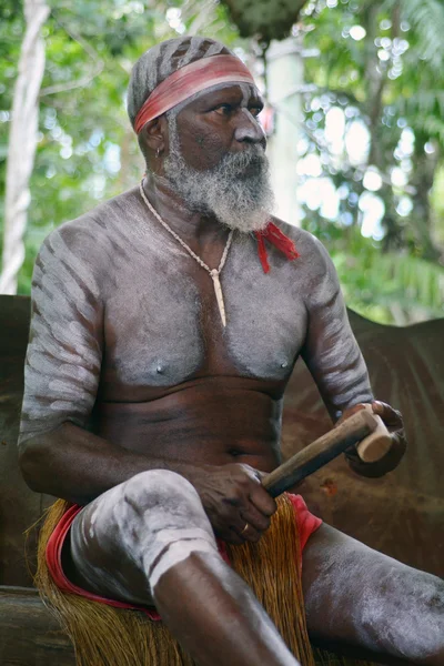 Yirrganydji Aboriginal man play Aboriginal music with Clapstick — Stock Photo, Image