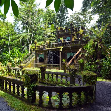 Paronella Park Queenland Avustralya'da bir antik kale