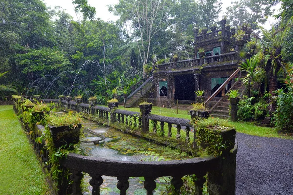 Paronella Park Queenland Avustralya'da bir antik kale — Stok fotoğraf