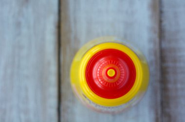 Hardal şişe düz lay