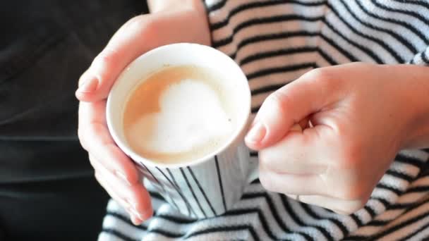 Coffee with froth a heart shape — Stock Video