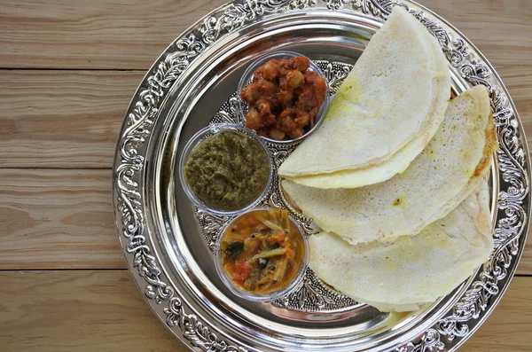 Flat lay de comida indiana, Masala Dosa com Sambar e Channa Masa — Fotografia de Stock