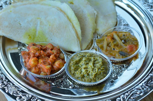 Indiaas eten, Masala Dosa met Sambar en Channa Masala — Stockfoto