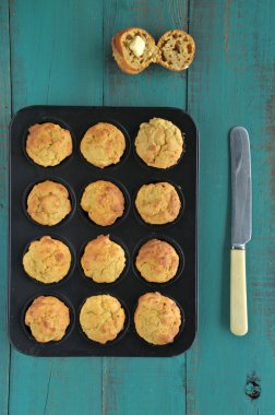 Düz yatıyordu kekler Pastalar, finansörler pişirme tepsisi