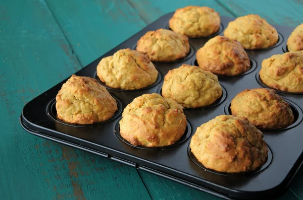 Muffins kakor i en matlagning — Stockfoto