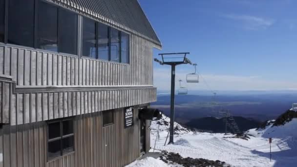Лыжный подъемник на вершине горы Руапеху — стоковое видео