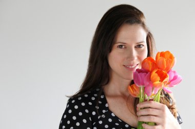 Kadın aşkını Lale çiçek almak