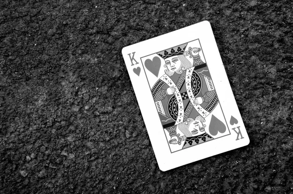 Rey jugando a las cartas — Foto de Stock
