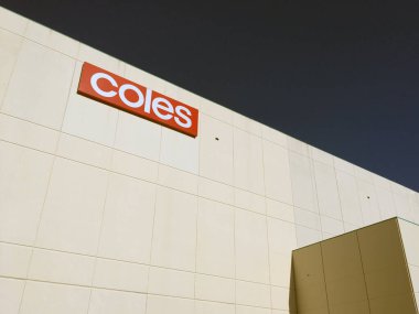 PERTH - OCT 22 2020: Coles süpermarketi. 1914 yılında Collingwood 'da George Coles tarafından kurulan Coles, Avustralya genelinde 807 süpermarket işletiyor..