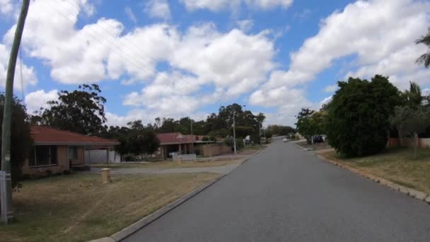 Pusta Podmiejska Ulica Dość Podmiejskiej Dzielnicy Perth Zachodniej Australii — Wideo stockowe