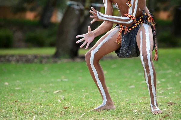 Aboriginal Australané Muž Tanec Během Místní Kulturní Slavnostní Události Západní — Stock fotografie