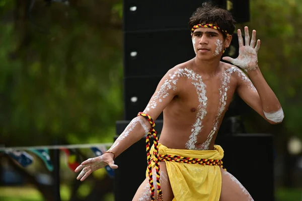 Perth Ene 2021 Los Aborígenes Australianos Bailan Danza Tradicional Durante —  Fotos de Stock