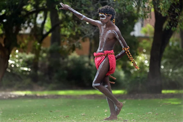 Perth Jan 2021 Aboriginska Australiensare Man Dansar Traditionell Dans Australien — Stockfoto