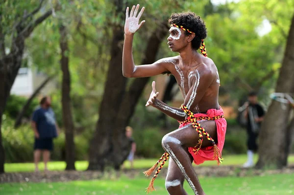 Perth Ene 2021 Los Aborígenes Australianos Bailan Danza Tradicional Durante — Foto de Stock