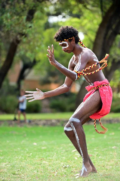 Perth Jan 2021 Aboriginal Australians Man Dancing Traditional Dance Australia — Stock Photo, Image