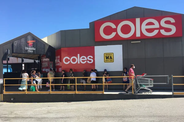 Perth Ene 2021 Línea Personas Fuera Coles Dianella Plaza Los — Foto de Stock