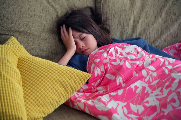 Young Sick Girl Female Age Covered Blanket Suffering Headache — Foto de Stock