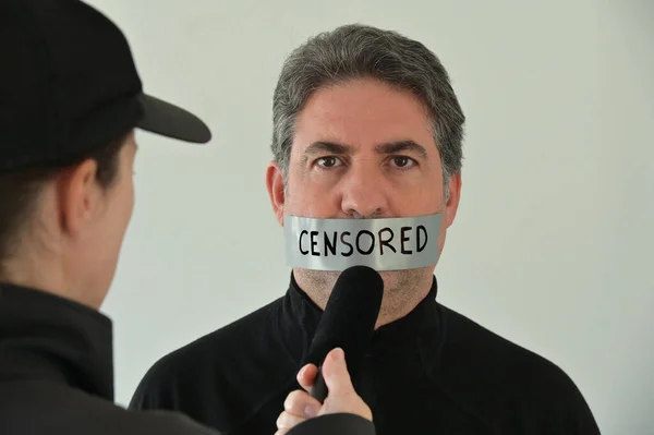 News Reporter Interviewing Eyewitness Person His Information Has Being Censored — Stock Photo, Image