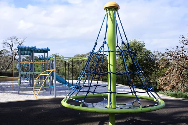 Leerer Spielplatz Öffentlichen Park — Stockfoto