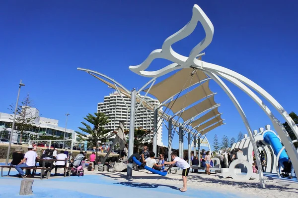 Perth Sep 2021 Australské Rodiny Baví Velrybím Hřišti Scarborough Beach — Stock fotografie