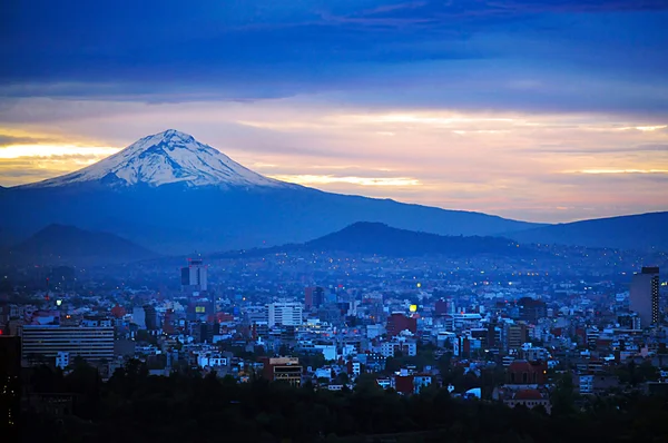 Vue aérienne du paysage du volcan Popocatepetl — Photo