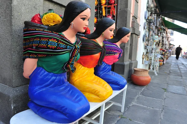 Mexican woman statues — Stock Photo, Image