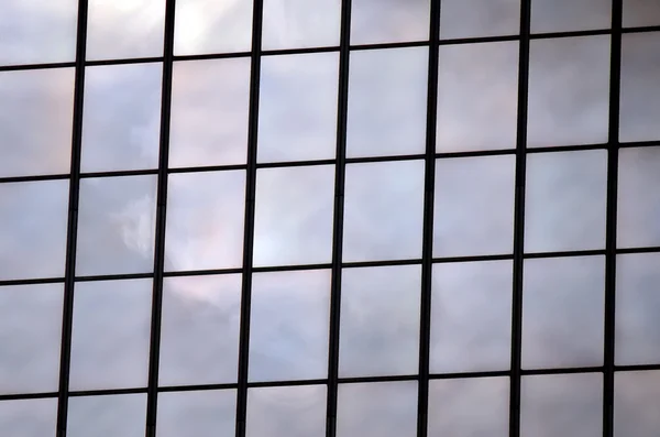 Oficina edificio ventanas vidrios —  Fotos de Stock