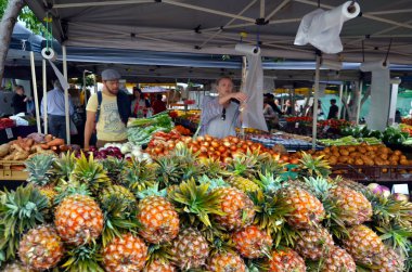 Jan Powers Farmers Markets in Brisbane City clipart