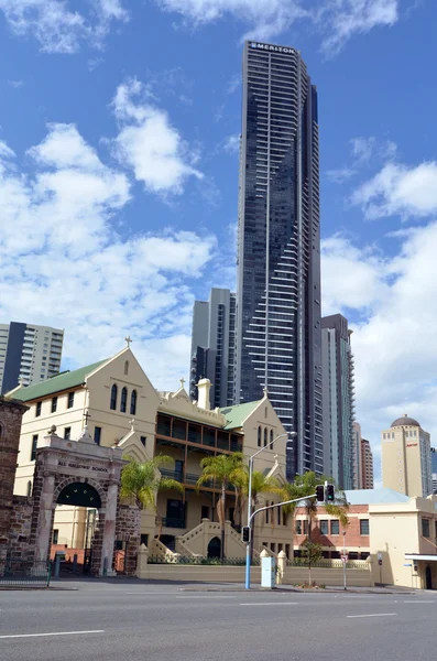 Brisbane Skyline - Soleil tower — Stock Photo, Image