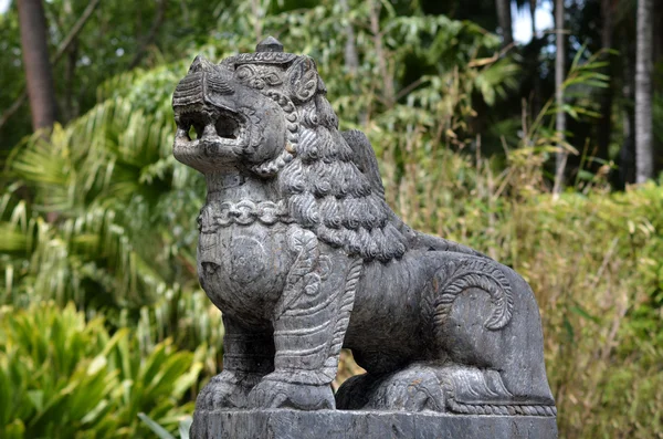 Sculpture lion népalais — Photo