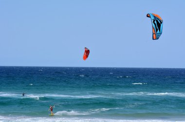 Kitesurfing sörfçü cennet Queensland Avustralya