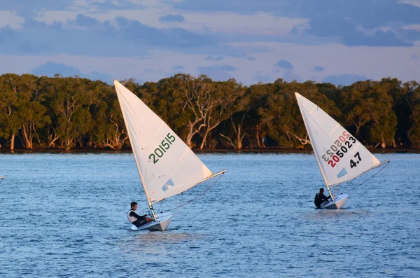 Australian youth learns to sail — Stock Photo, Image