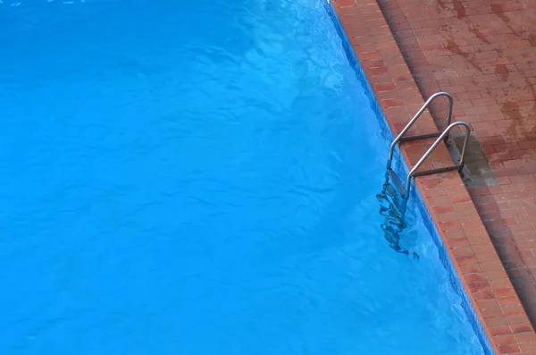 Hotel swimming pool — Stock Photo, Image