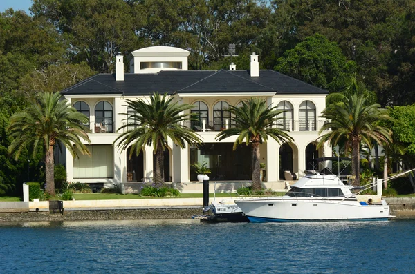 Casas de Laxury na ilha de Macintosh Gold Coast Austrália — Fotografia de Stock