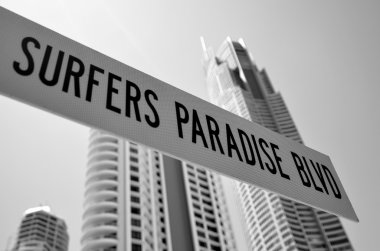 Surfers paradise blvd sokak tabelası