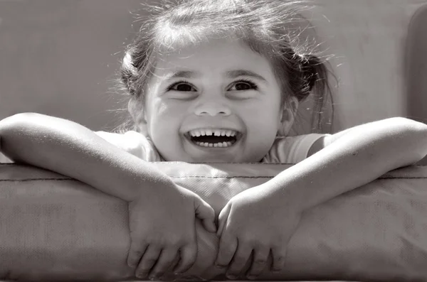 Passeio de menina no passeio de emoção — Fotografia de Stock