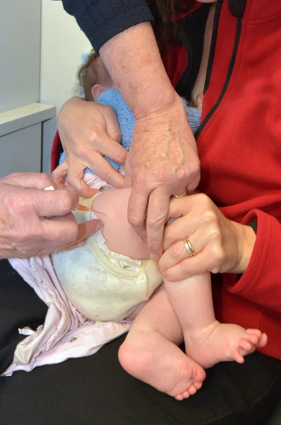 Newborn baby vaccination — Stock Photo, Image